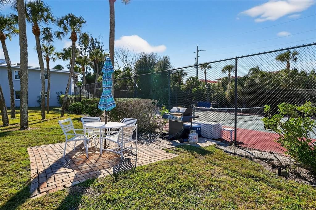 For Sale: $559,000 (2 beds, 2 baths, 1176 Square Feet)