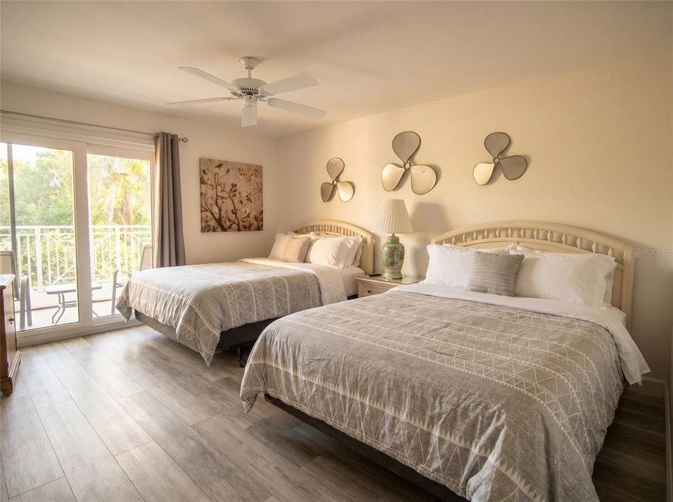 For Sale: $559,000 (2 beds, 2 baths, 1176 Square Feet)