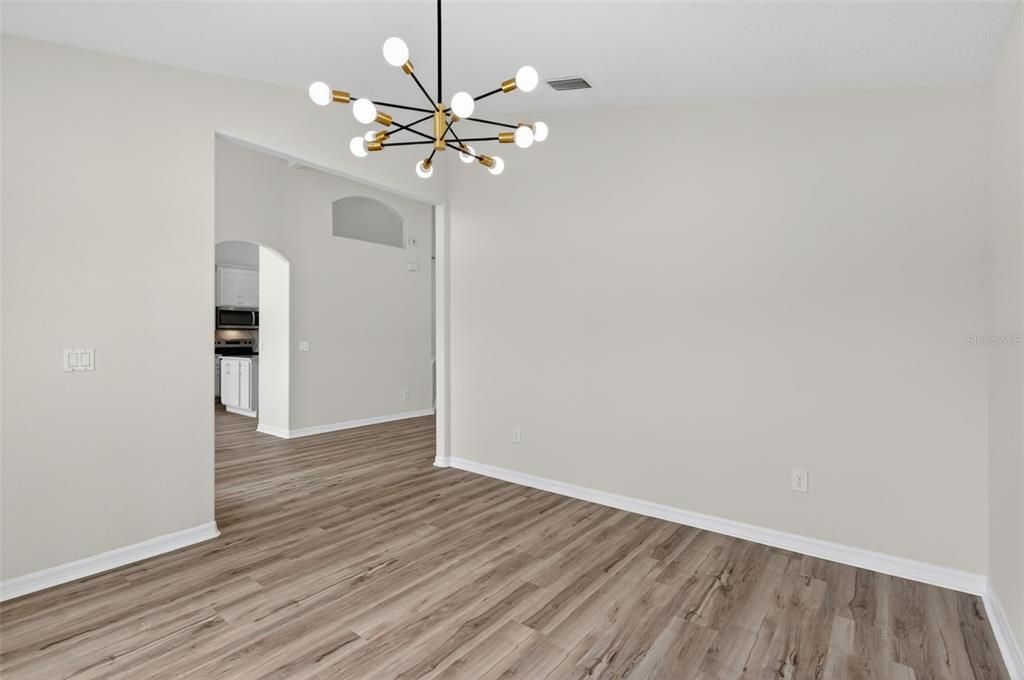 For Sale: $499,999 (4 beds, 3 baths, 2487 Square Feet)