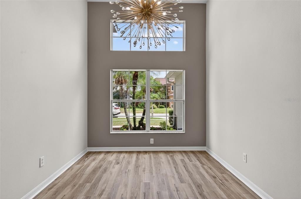 For Sale: $499,999 (4 beds, 3 baths, 2487 Square Feet)