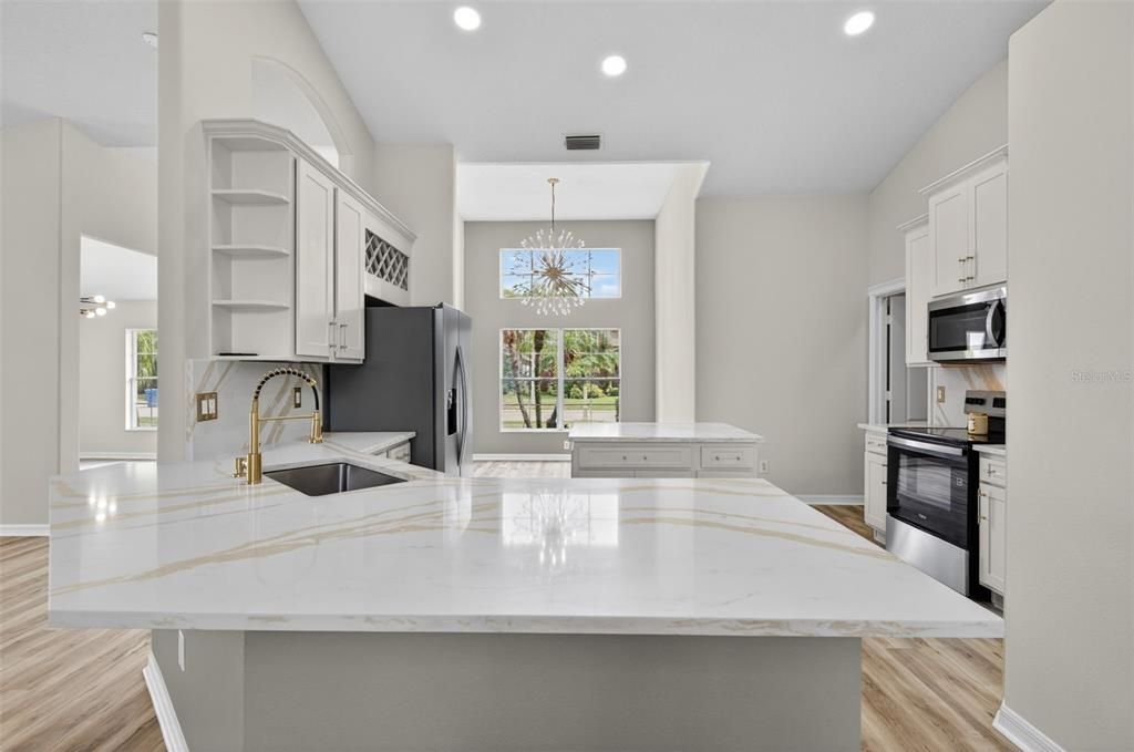 For Sale: $499,999 (4 beds, 3 baths, 2487 Square Feet)