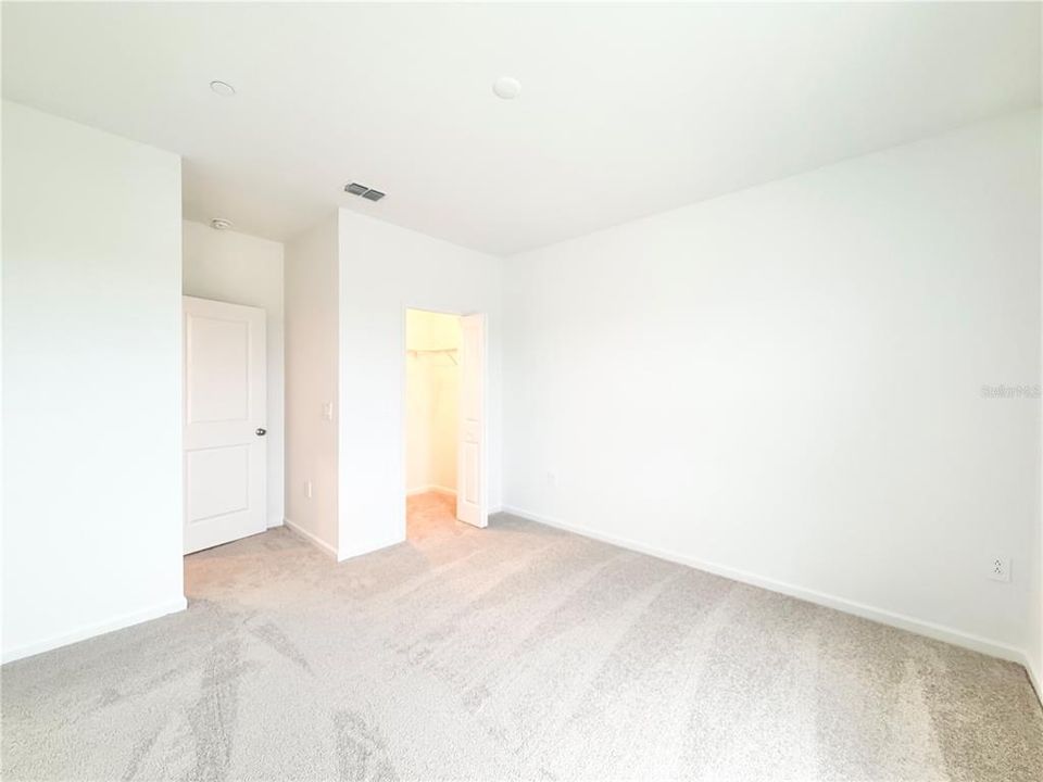 En Renta: $2,600 (4 camas, 2 baños, 2000 Pies cuadrados)
