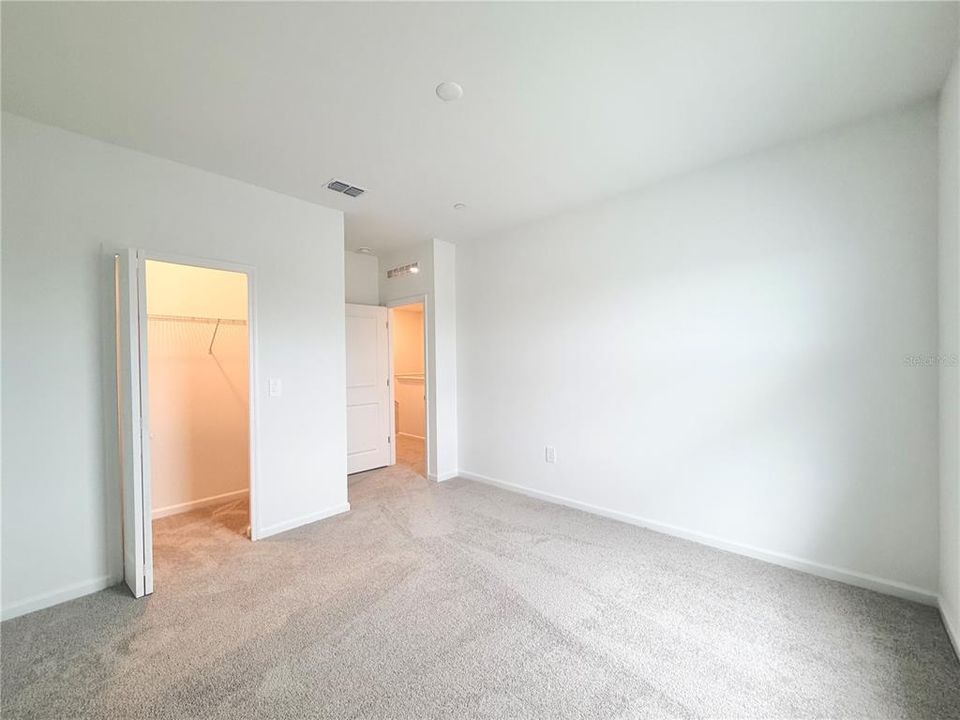 En Renta: $2,600 (4 camas, 2 baños, 2000 Pies cuadrados)