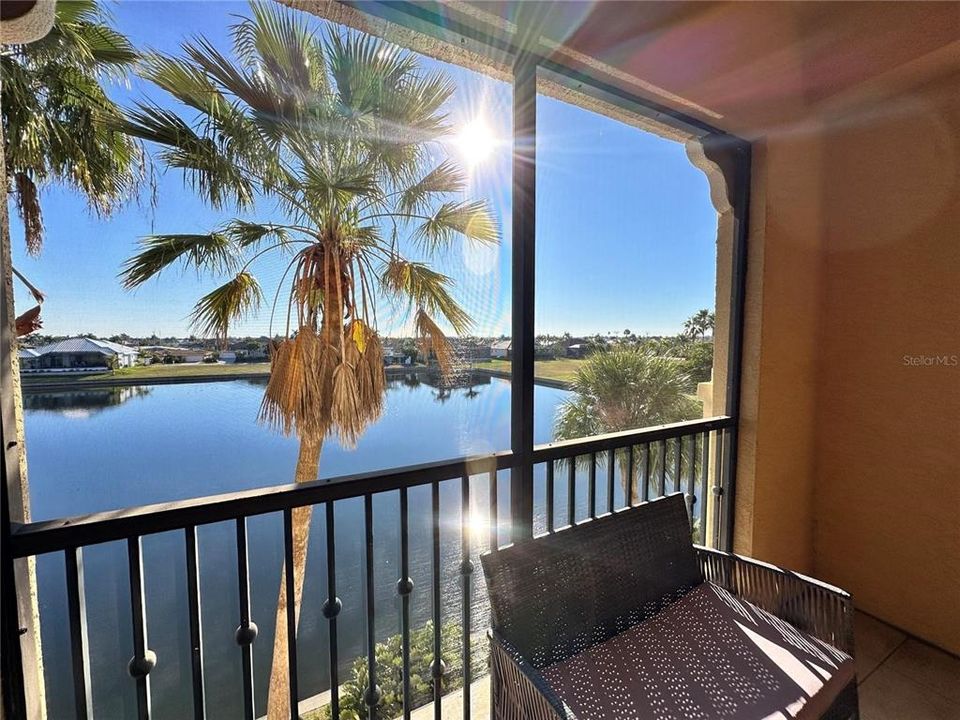For Sale: $315,000 (2 beds, 2 baths, 2106 Square Feet)