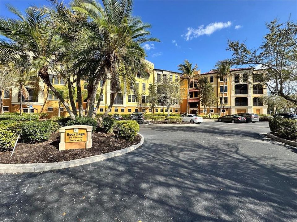 For Sale: $315,000 (2 beds, 2 baths, 2106 Square Feet)