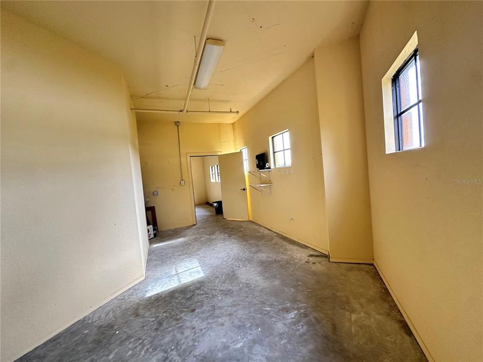 For Sale: $315,000 (2 beds, 2 baths, 2106 Square Feet)