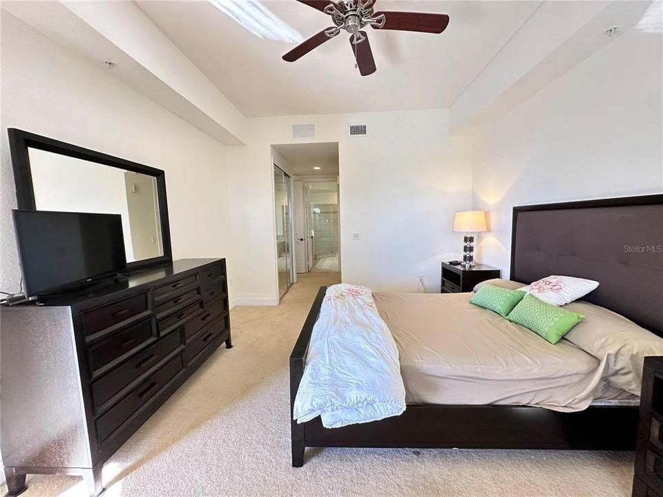 For Sale: $315,000 (2 beds, 2 baths, 2106 Square Feet)