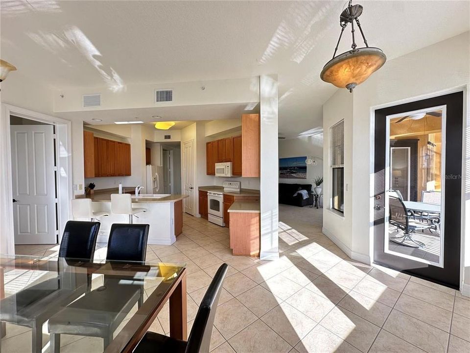 For Sale: $315,000 (2 beds, 2 baths, 2106 Square Feet)
