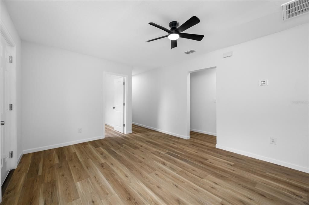 For Sale: $245,000 (3 beds, 2 baths, 1025 Square Feet)