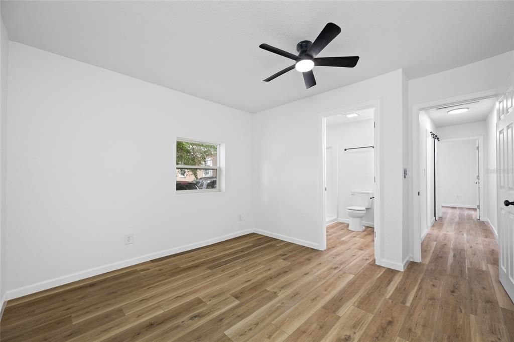 For Sale: $245,000 (3 beds, 2 baths, 1025 Square Feet)