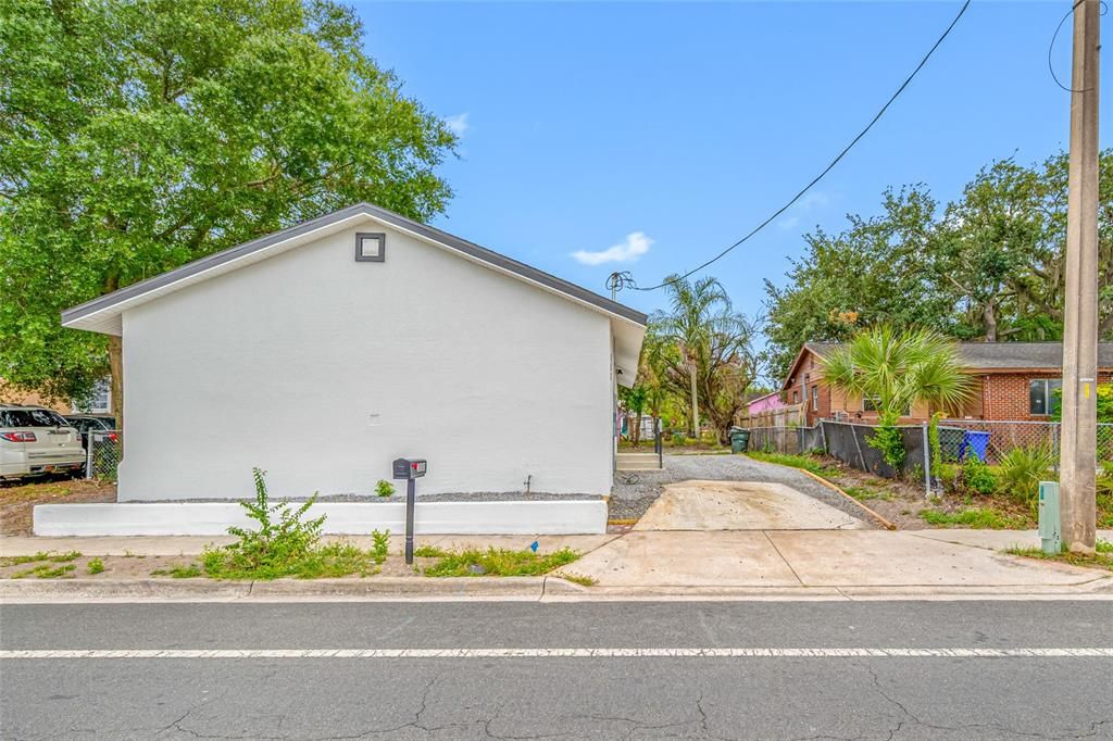 For Sale: $245,000 (3 beds, 2 baths, 1025 Square Feet)