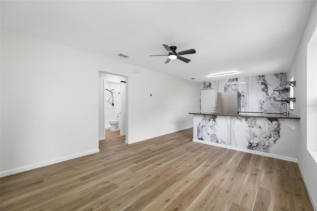 For Sale: $245,000 (3 beds, 2 baths, 1025 Square Feet)