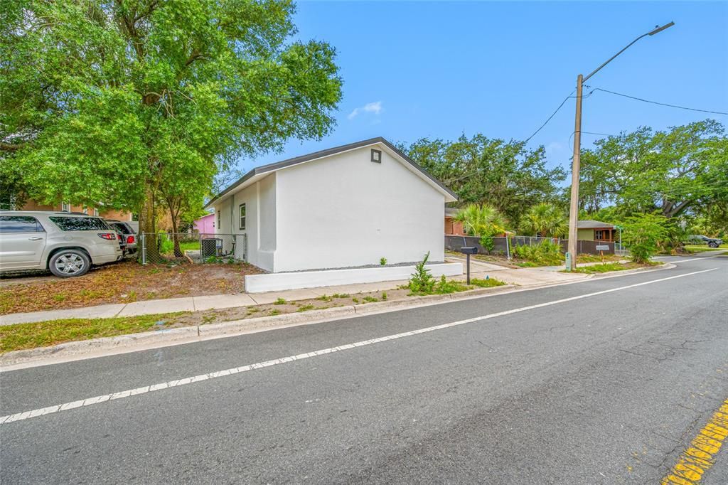 For Sale: $245,000 (3 beds, 2 baths, 1025 Square Feet)