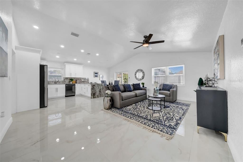 На продажу: $614,999 (3 спален, 3 ванн, 1695 Квадратных фут)