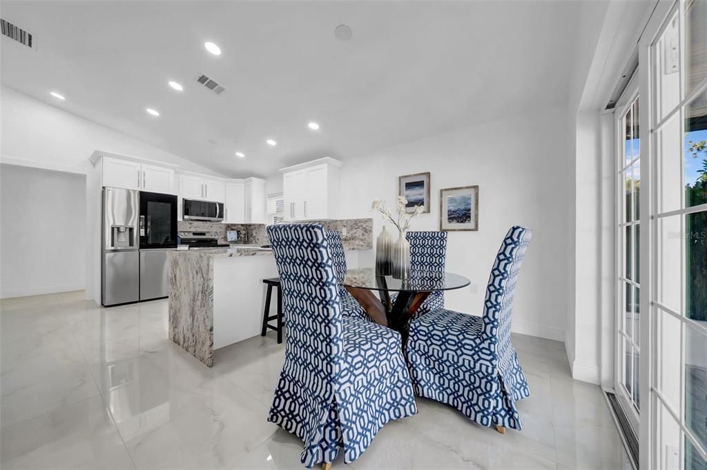 На продажу: $614,999 (3 спален, 3 ванн, 1695 Квадратных фут)