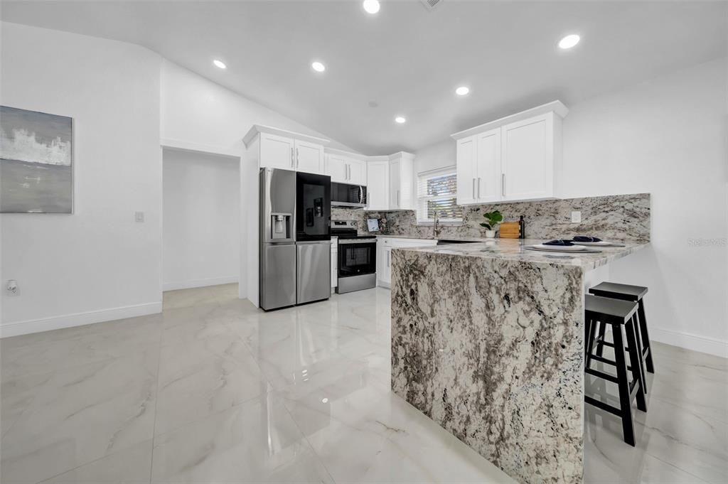 На продажу: $614,999 (3 спален, 3 ванн, 1695 Квадратных фут)