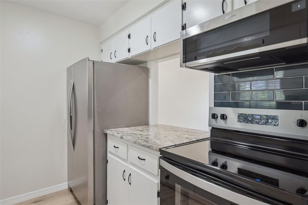For Rent: $1,599 (1 beds, 1 baths, 650 Square Feet)