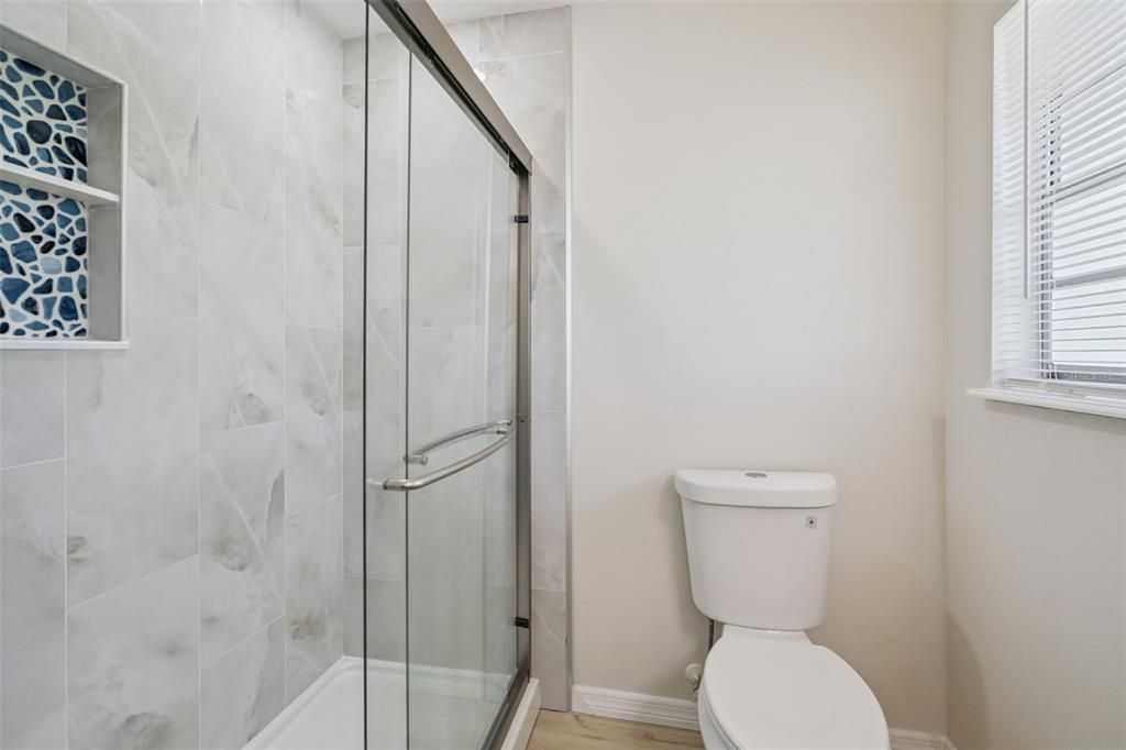 For Rent: $1,599 (1 beds, 1 baths, 650 Square Feet)