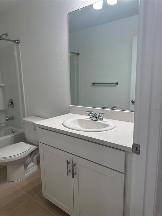 В аренду: $2,100 (3 спален, 2 ванн, 1373 Квадратных фут)