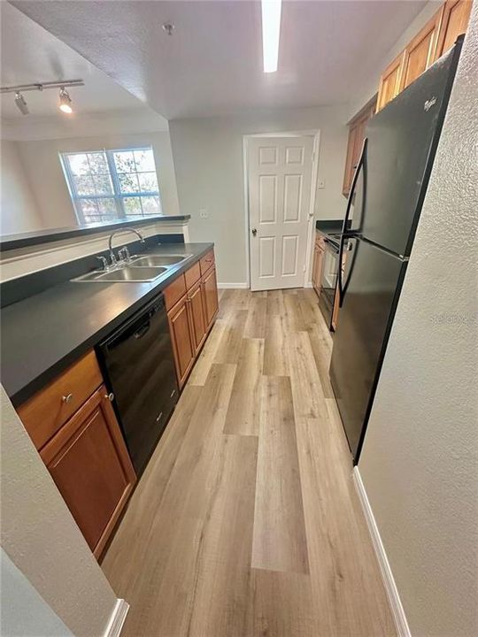 В аренду: $2,050 (2 спален, 2 ванн, 1548 Квадратных фут)