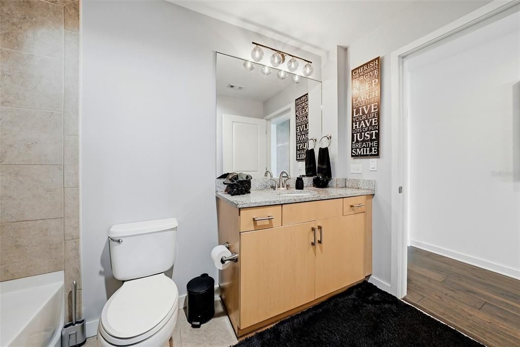For Sale: $470,000 (1 beds, 1 baths, 772 Square Feet)