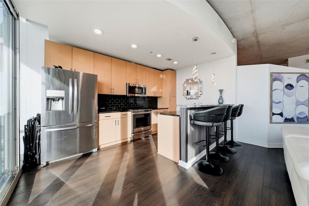 For Sale: $470,000 (1 beds, 1 baths, 772 Square Feet)