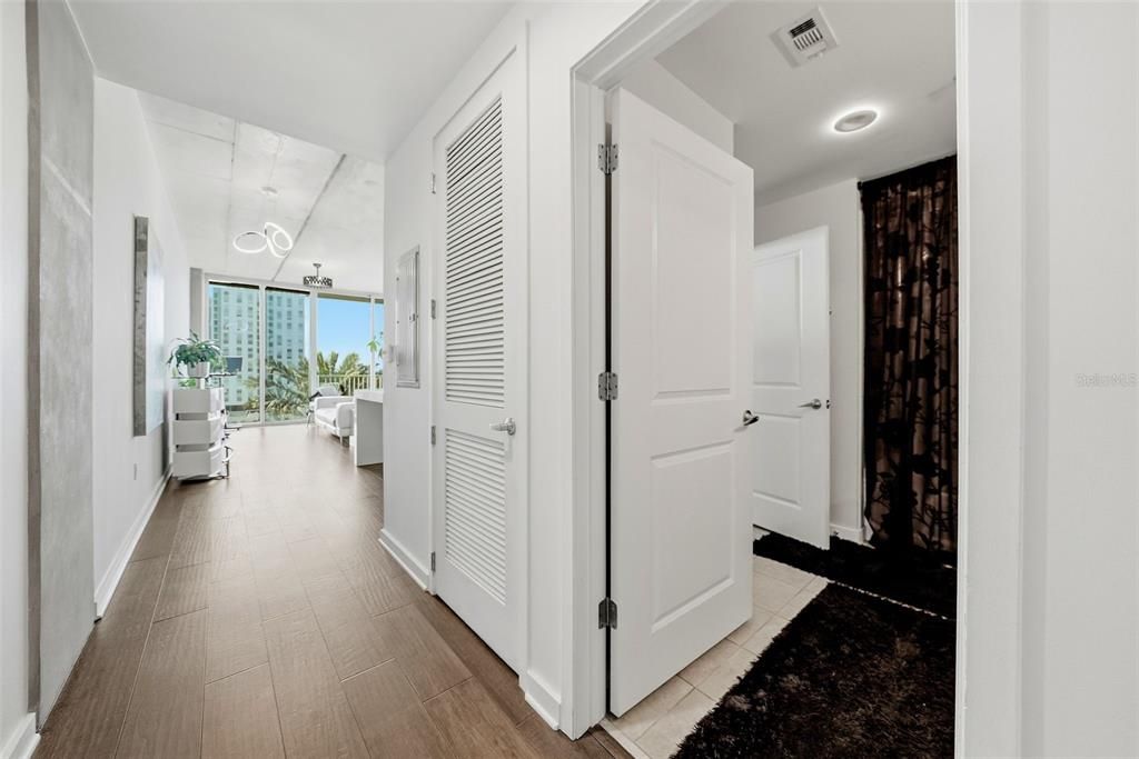 For Sale: $470,000 (1 beds, 1 baths, 772 Square Feet)