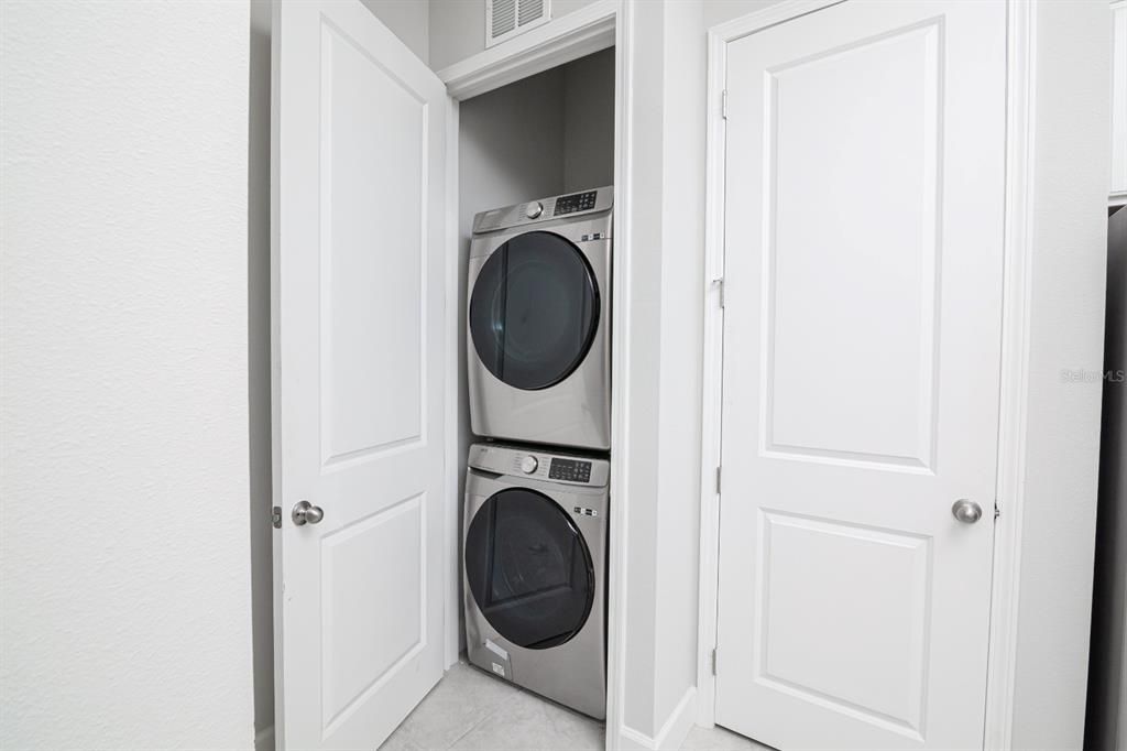 For Rent: $1,850 (1 beds, 1 baths, 560 Square Feet)