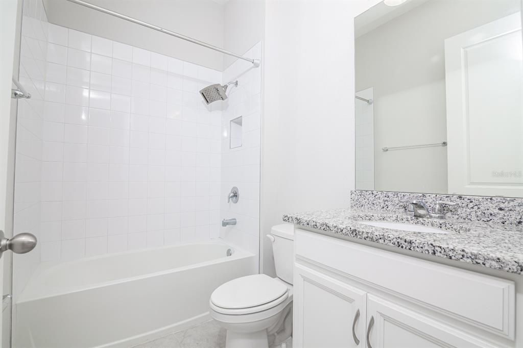 For Rent: $1,850 (1 beds, 1 baths, 560 Square Feet)