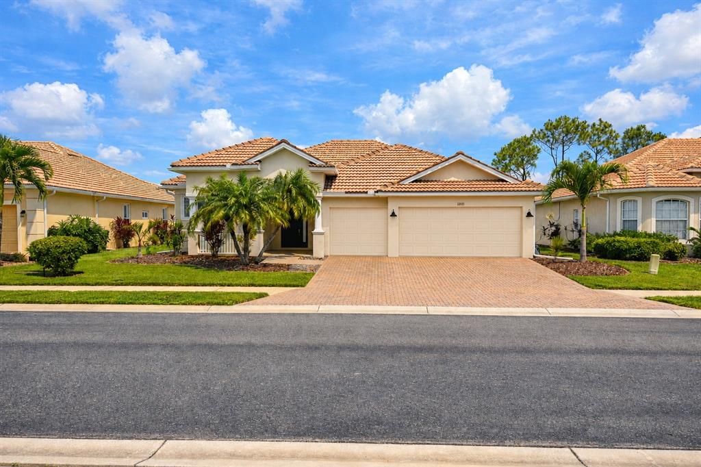 For Sale: $509,000 (4 beds, 3 baths, 2430 Square Feet)