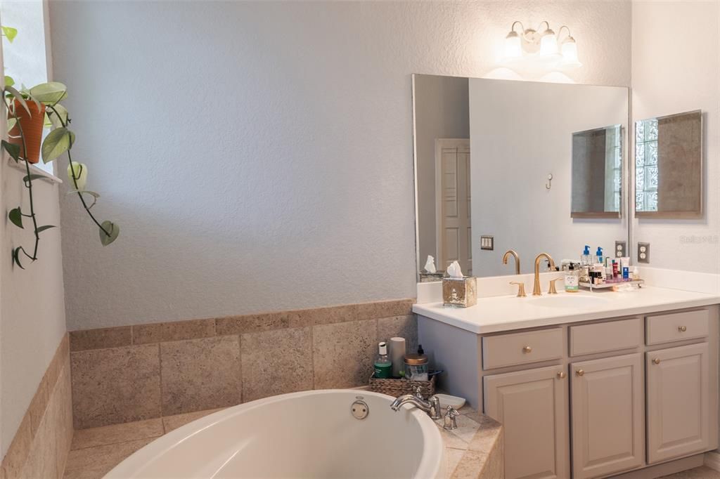 For Sale: $509,000 (4 beds, 3 baths, 2430 Square Feet)