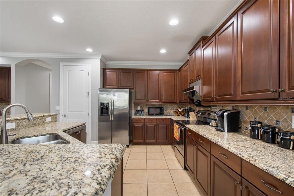 En Venta: $925,000 (5 camas, 5 baños, 3319 Pies cuadrados)