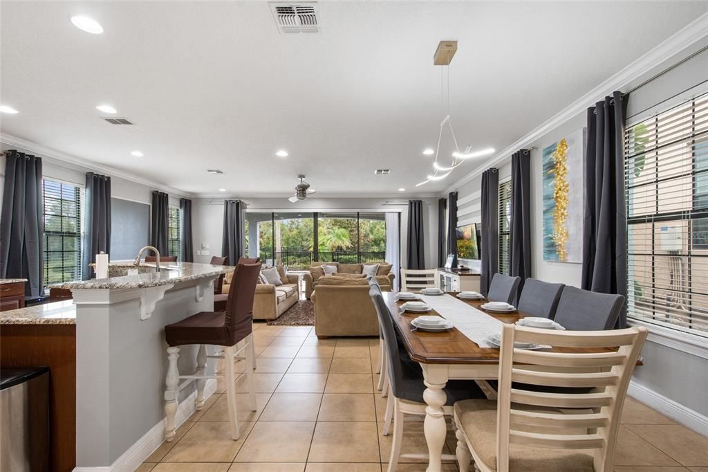 En Venta: $925,000 (5 camas, 5 baños, 3319 Pies cuadrados)