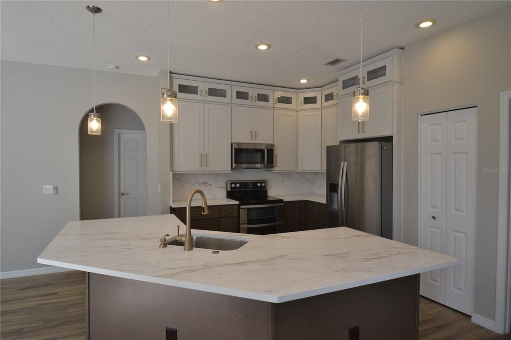 Active With Contract: $4,000 (4 beds, 3 baths, 2133 Square Feet)