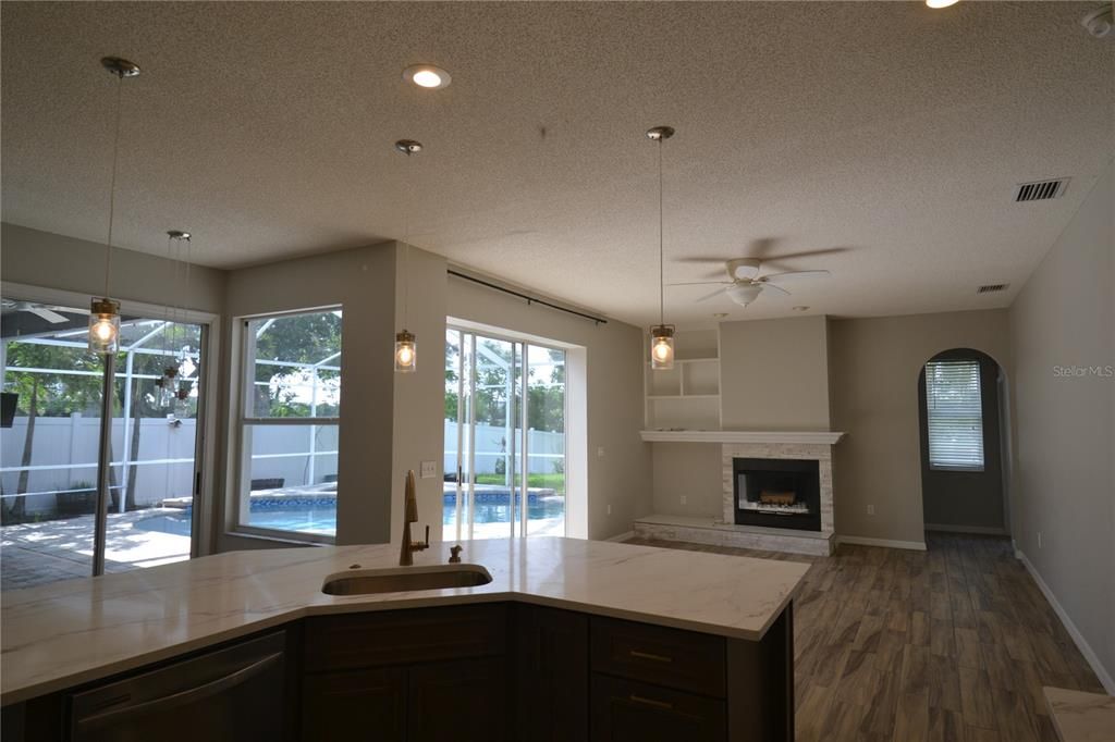 Active With Contract: $4,000 (4 beds, 3 baths, 2133 Square Feet)