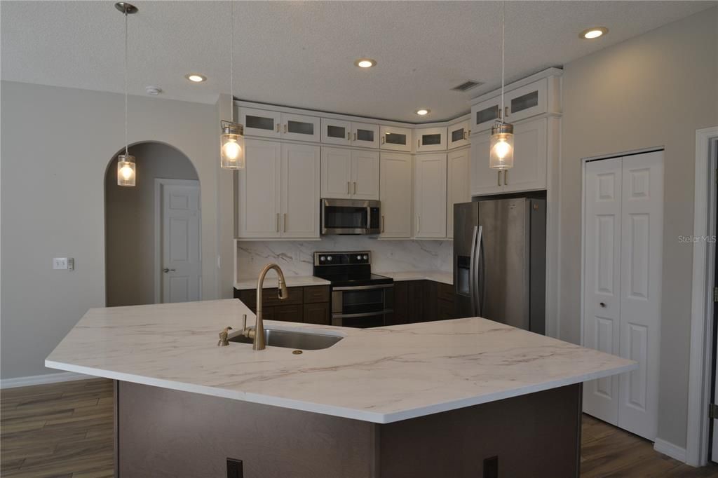 Active With Contract: $4,000 (4 beds, 3 baths, 2133 Square Feet)