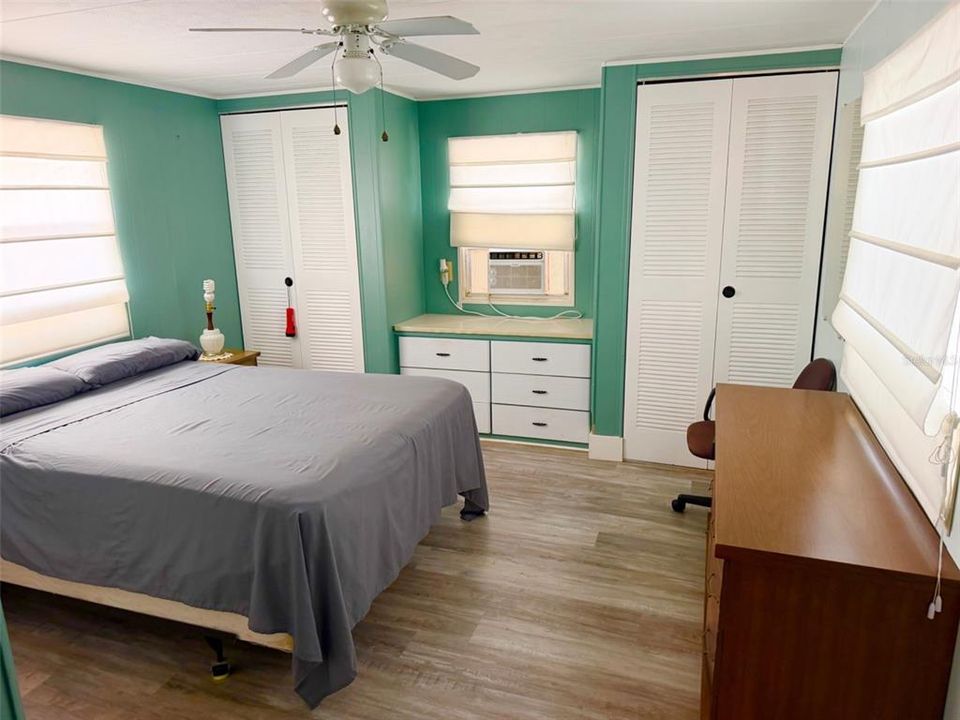 For Sale: $104,995 (1 beds, 1 baths, 576 Square Feet)
