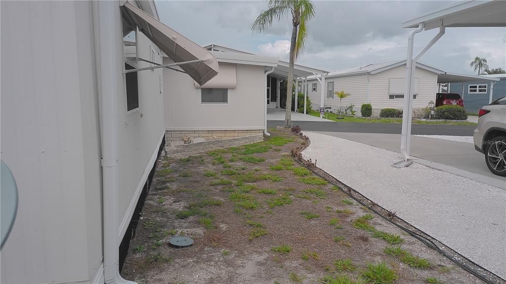 For Sale: $104,995 (1 beds, 1 baths, 576 Square Feet)