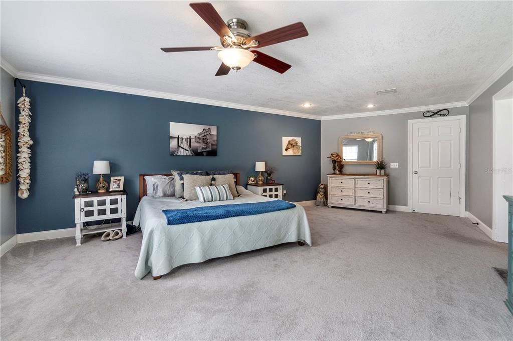 For Sale: $1,475,000 (4 beds, 3 baths, 2420 Square Feet)