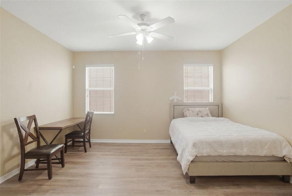 For Sale: $500,000 (4 beds, 2 baths, 1972 Square Feet)