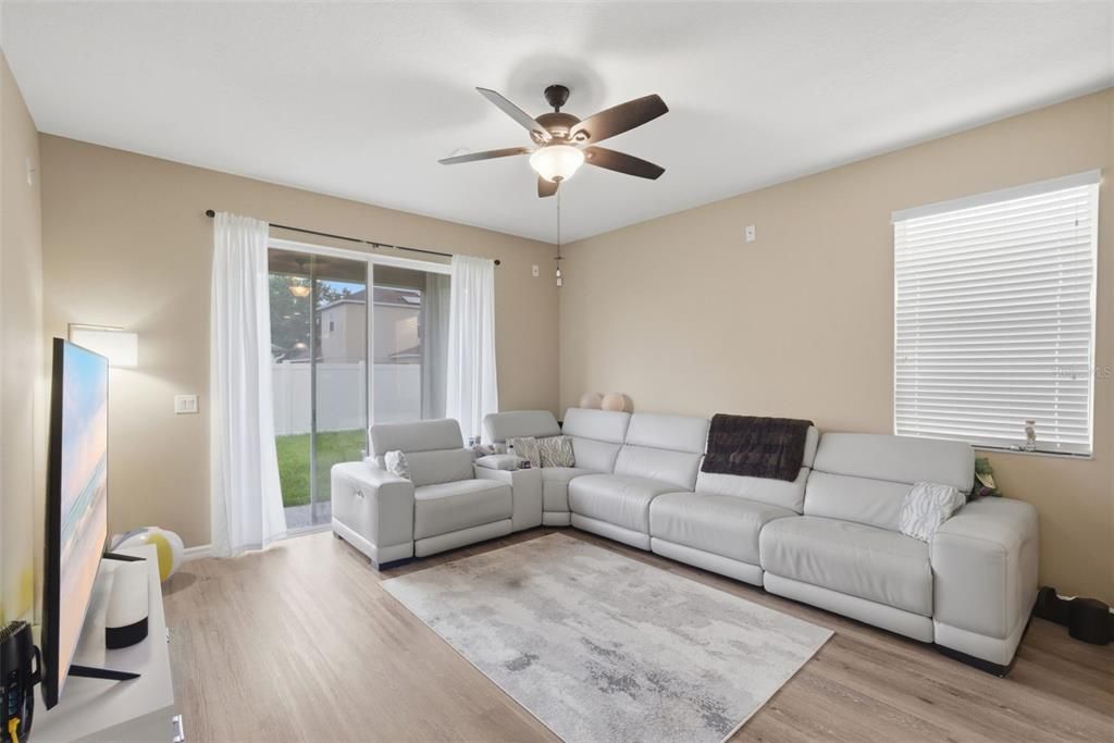For Sale: $500,000 (4 beds, 2 baths, 1972 Square Feet)