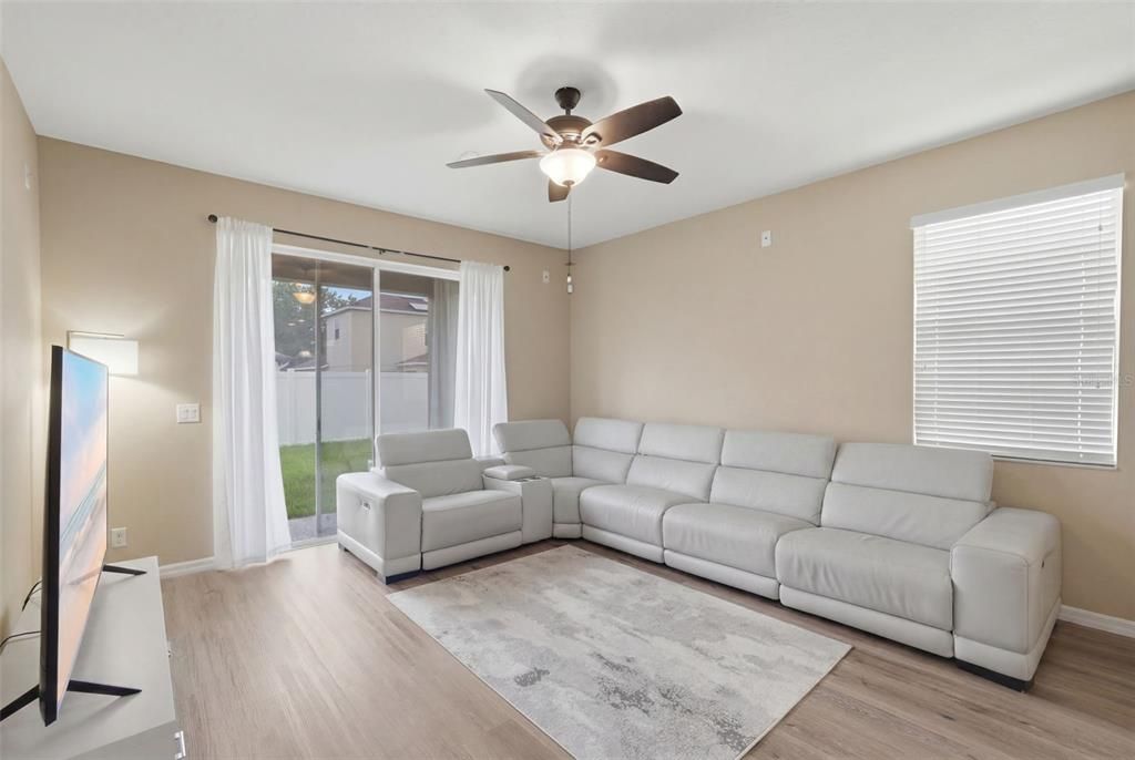 For Sale: $500,000 (4 beds, 2 baths, 1972 Square Feet)