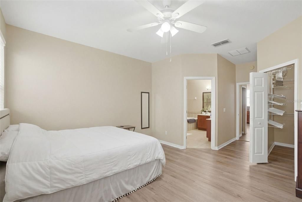 For Sale: $500,000 (4 beds, 2 baths, 1972 Square Feet)