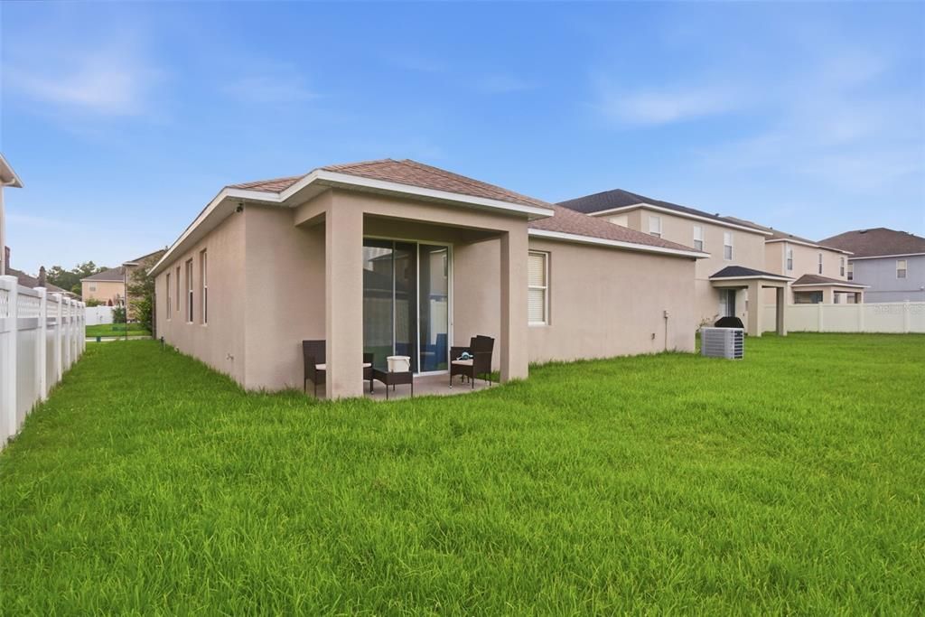 For Sale: $500,000 (4 beds, 2 baths, 1972 Square Feet)