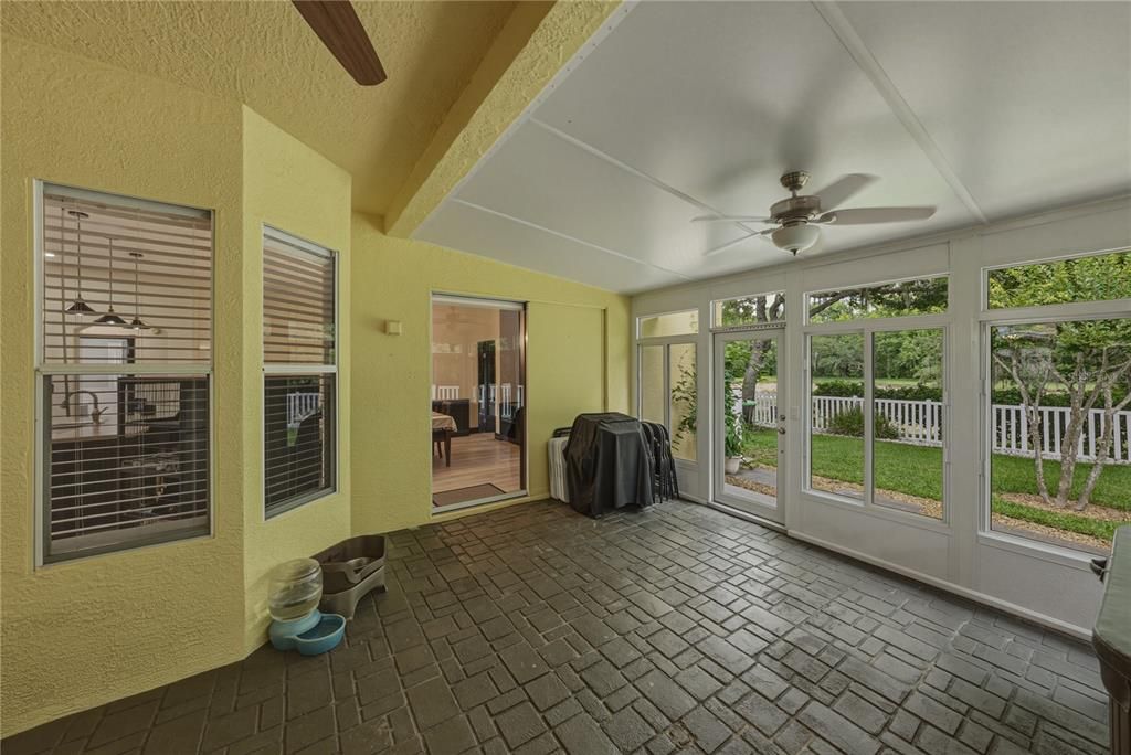 En Venta: $495,000 (4 camas, 3 baños, 2372 Pies cuadrados)