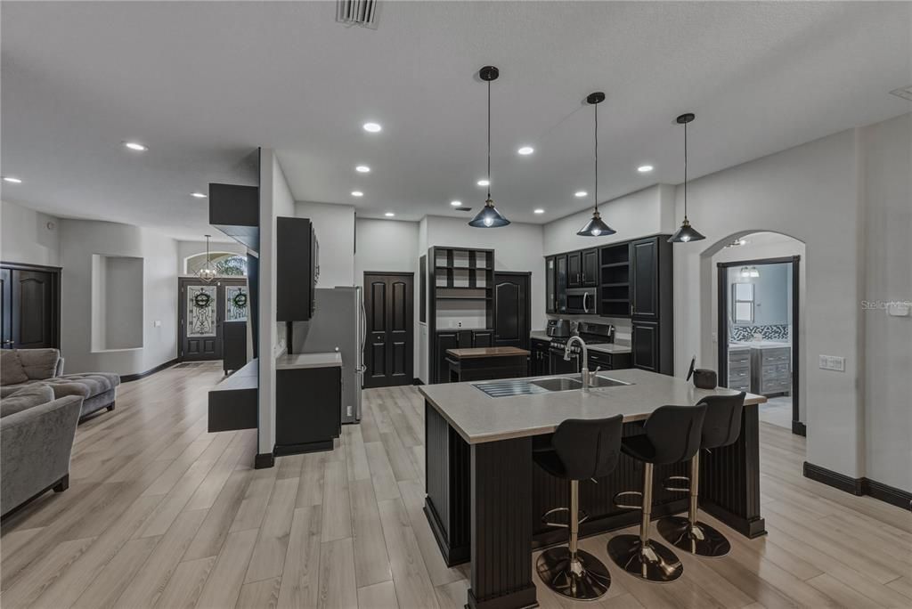 En Venta: $495,000 (4 camas, 3 baños, 2372 Pies cuadrados)