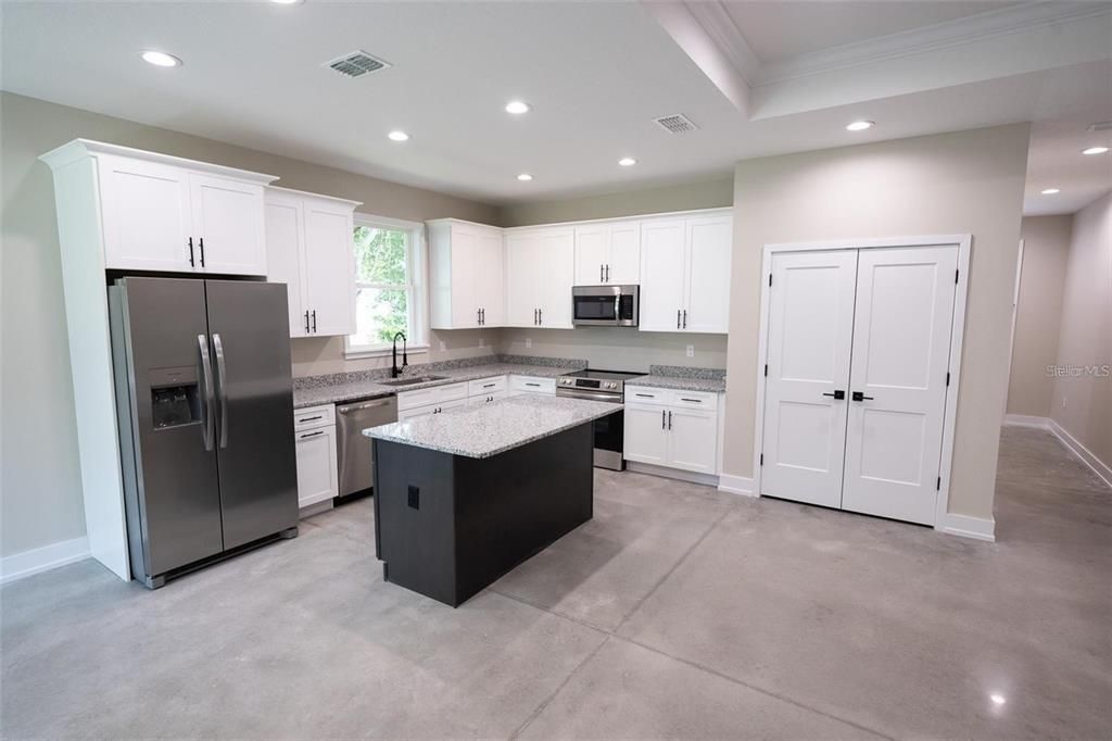 For Sale: $329,100 (3 beds, 2 baths, 1532 Square Feet)