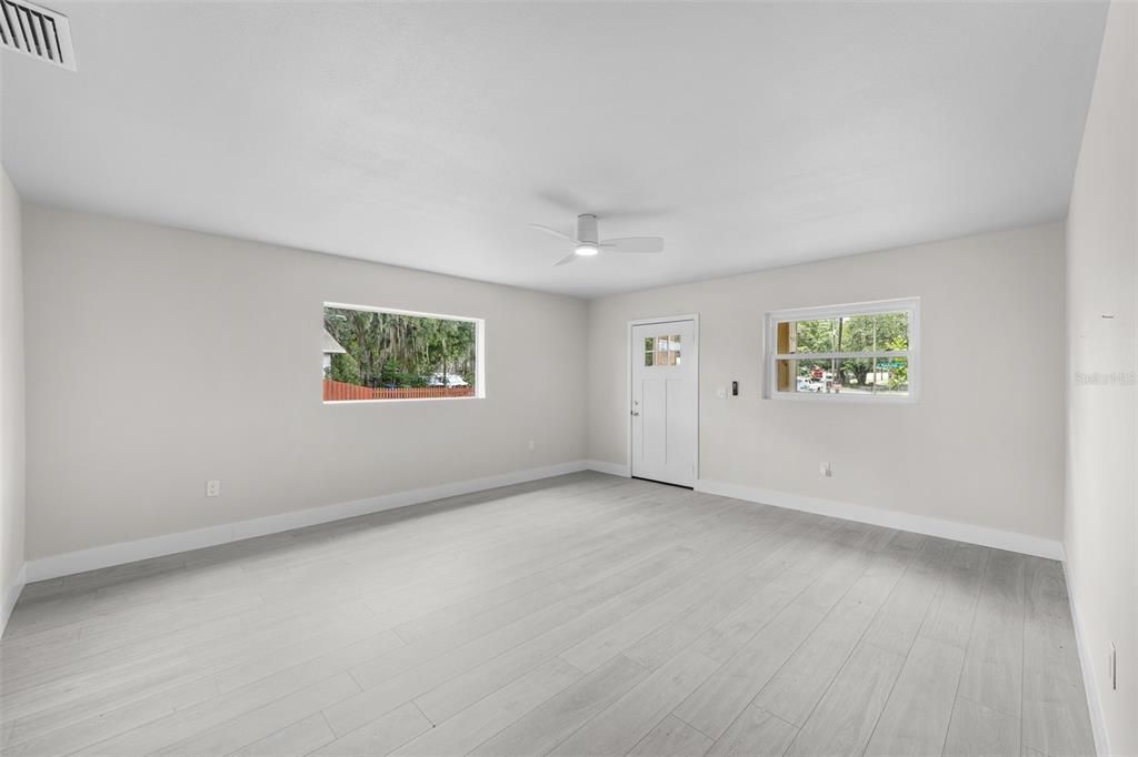 For Sale: $440,000 (3 beds, 2 baths, 1705 Square Feet)