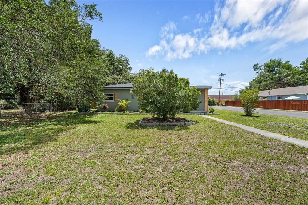 For Sale: $440,000 (3 beds, 2 baths, 1705 Square Feet)