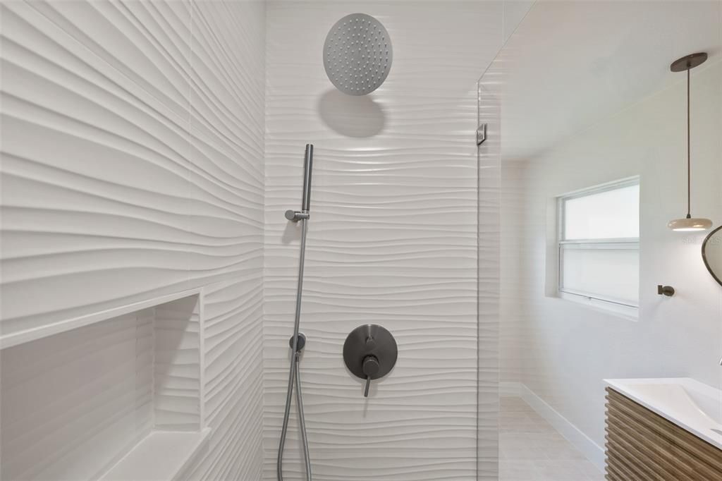 For Sale: $440,000 (3 beds, 2 baths, 1705 Square Feet)